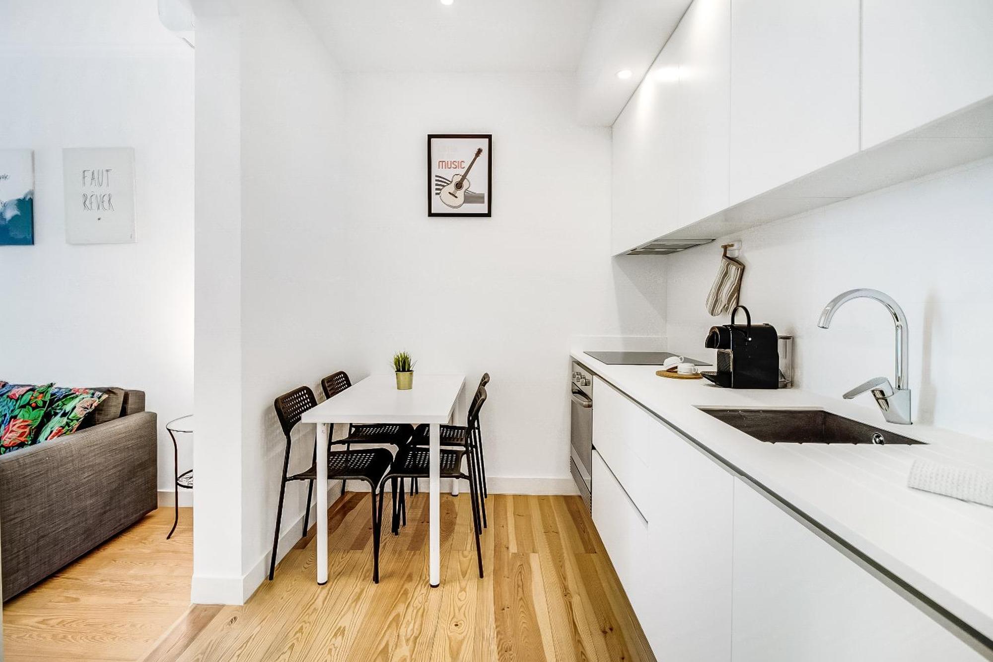 157 A - Charming Santos Wpatio *